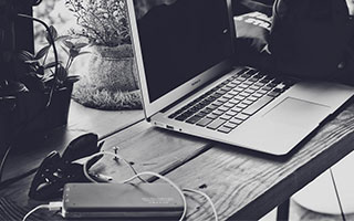 阿莫林或将离队，曼联高层酝酿变革，英超主帅随时接棒